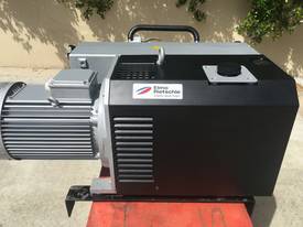 Rotary Vane vacuum pump V-VC 303 - picture1' - Click to enlarge