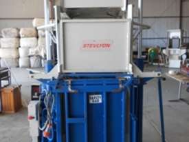 Stevylon Mini Matic Wool Press - picture2' - Click to enlarge