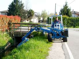 MultiOne side flail mower - picture1' - Click to enlarge