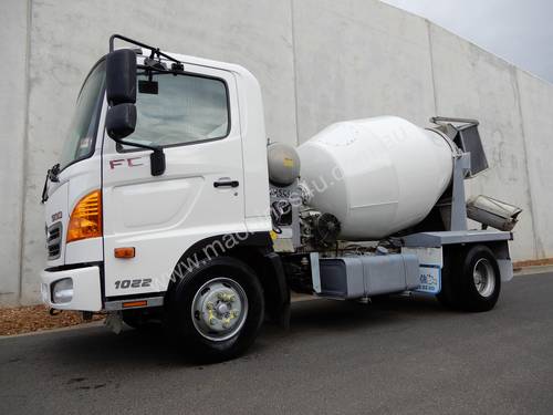 Hino FC 1022-500 Series Concrete Agitator Truck