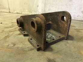HEAD BRACKET TO SUIT A 10-16T EXCAVATOR D961 - picture2' - Click to enlarge