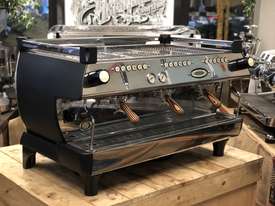 LA MARZOCCO GB5 3 GROUP ESPRESSO COFFEE MACHINE BLACK CAFE DUAL BOILER - picture0' - Click to enlarge
