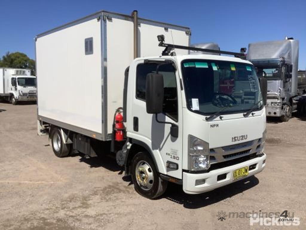 Buy Used chriss bodybuilders 2016 Isuzu NPR 65 190 Box Truck Body in