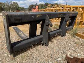 PALLET FORKS TO SUIT CAT 950/966/972  - picture0' - Click to enlarge