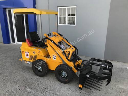 Mini Loader 21hp Diesel with 4 in 1 Bucket, Grapple and Forks
