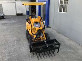 Mini Loader 21hp Diesel with 4 in 1 Bucket, Grapple and Forks - picture1' - Click to enlarge
