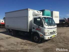 2008 Hino 300 714 Hybrid - picture0' - Click to enlarge