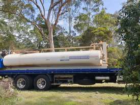 Hook truck or tilt tray water tank - picture1' - Click to enlarge