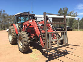 Massey Ferguson 4270 FWA/4WD Tractor - picture2' - Click to enlarge