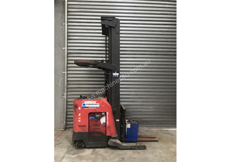 caption Raymond 7400 Reach Forklift Forklift