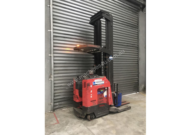 caption Raymond 7400 Reach Forklift Forklift