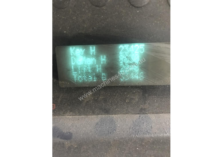 caption Raymond 7400 Reach Forklift Forklift