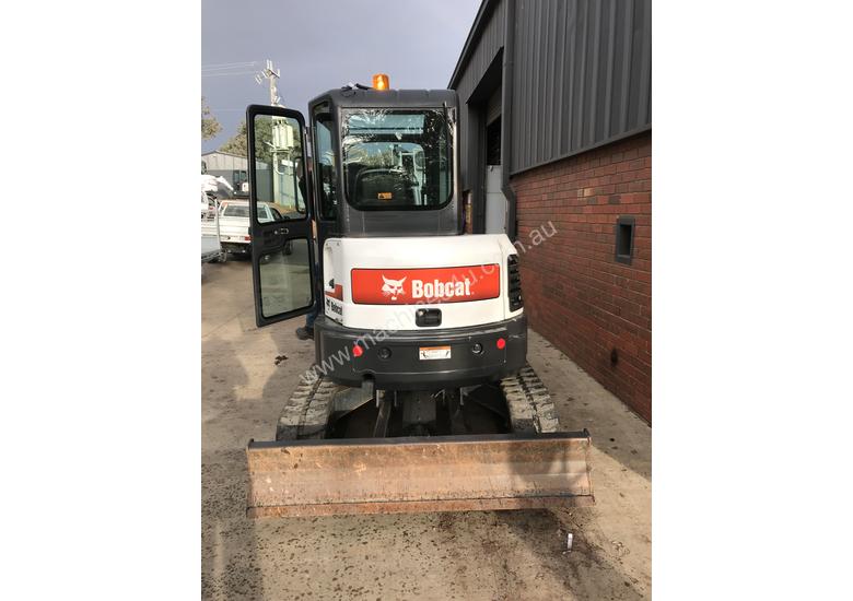 caption Bobcat E35 low hours