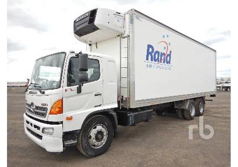 caption HINO FL8J Reefer Truck