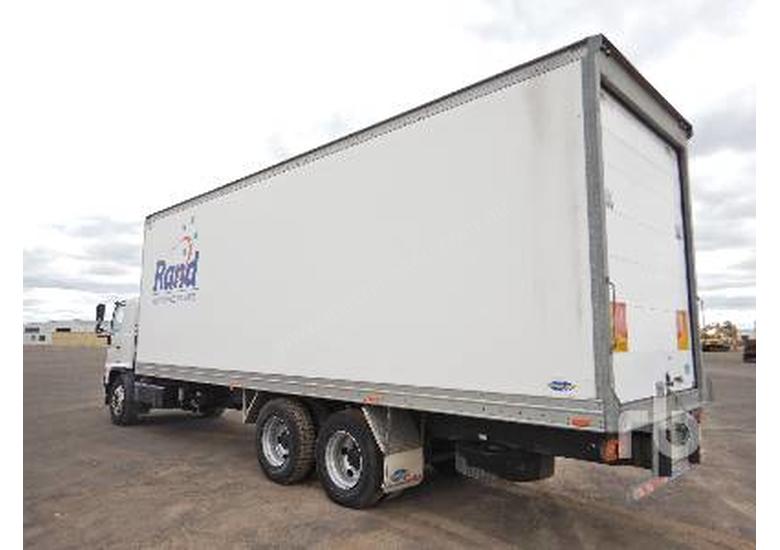 caption HINO FL8J Reefer Truck