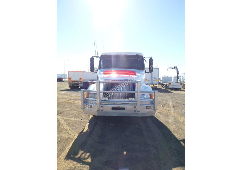 caption Volvo NH12 Primemover Truck
