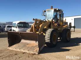 1995 Caterpillar 938F - picture2' - Click to enlarge