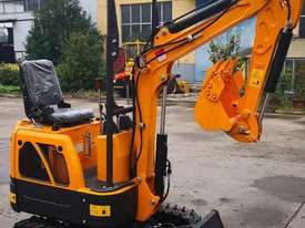 2018 UHI UME-10 Mini Excavator 950Kg ,Big Promotion Now! - picture0' - Click to enlarge