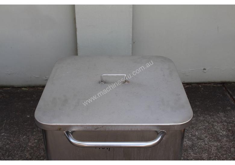 Used Stainless Steel Euro Bin Stainless Steel Tanks in , Listed on