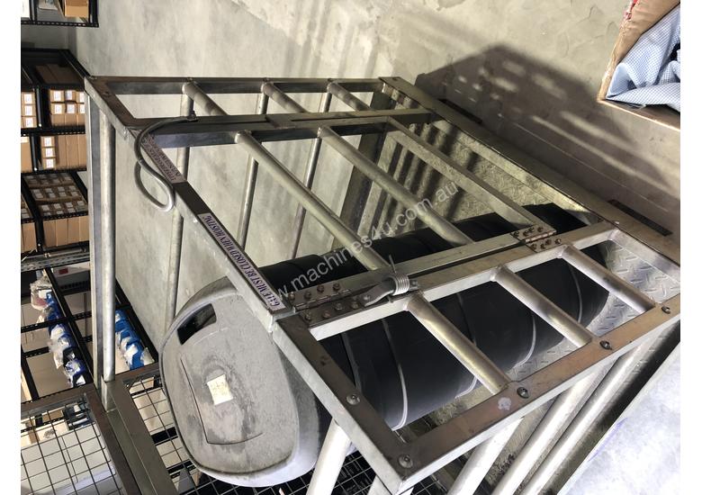 Used east west engineering Forklift man cage Forklift Safety Cage in