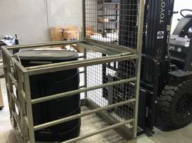Forklift man cage - picture0' - Click to enlarge