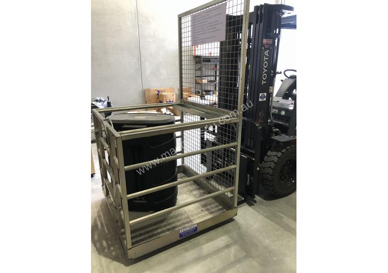 Used east west engineering Forklift man cage Forklift Safety Cage in