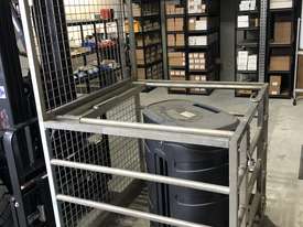 Forklift man cage - picture0' - Click to enlarge