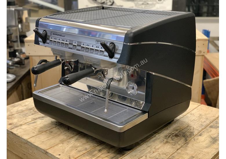 Used nuova simonelli NUOVA SIMONELLI APPIA II 2 GROUP COMPACT ESPRESSO