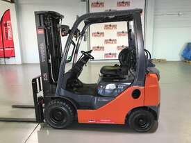 TOYOTA 32-8FG18 LPG GAS FORKLIFT CONTAINER MAST - picture0' - Click to enlarge