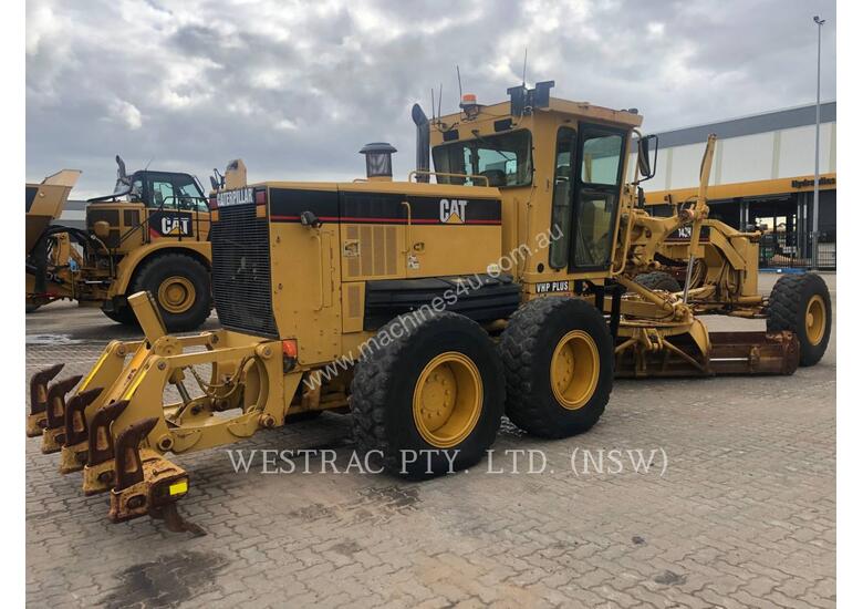 caption CATERPILLAR 143H Motor Graders