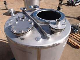 Stainless Steel Storage Tank (Vertical), Capacity: 900Lt - picture1' - Click to enlarge