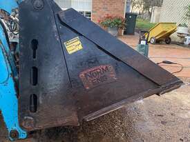 Skid steer bucket - picture1' - Click to enlarge