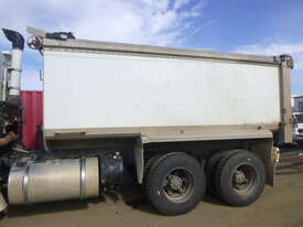 Mack QANTUM Tipper Truck - picture1' - Click to enlarge