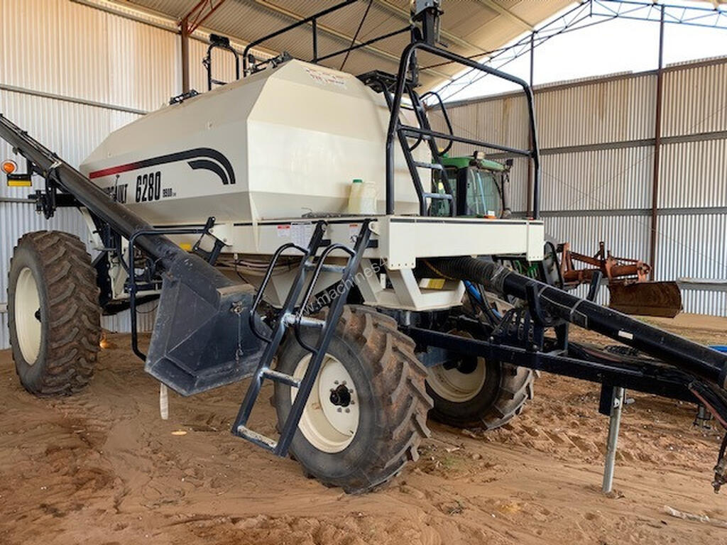 Used 2016 bourgault Bourgault 6280 Air Seeder Cart Seeding Planting
