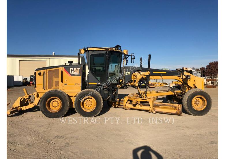 caption CATERPILLAR 12M Motor Graders