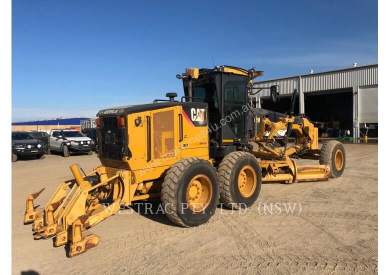 caption CATERPILLAR 12M Motor Graders