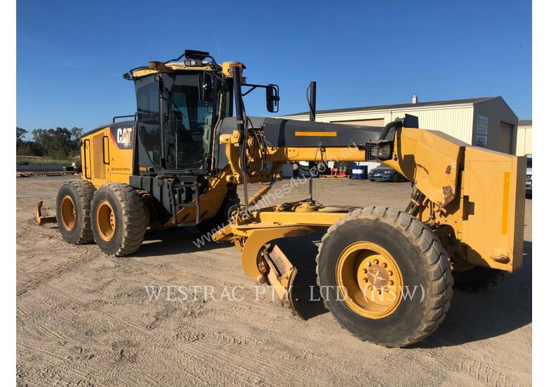 caption CATERPILLAR 12M Motor Graders