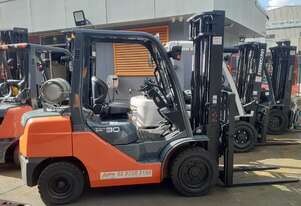 ACTIVE FORKLIFTS - 2013 Toyota 3 Ton Forklift w/h Inbuilt digital scale hydraulic fork positioner