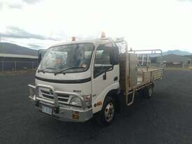 Hino 300 616 - picture1' - Click to enlarge