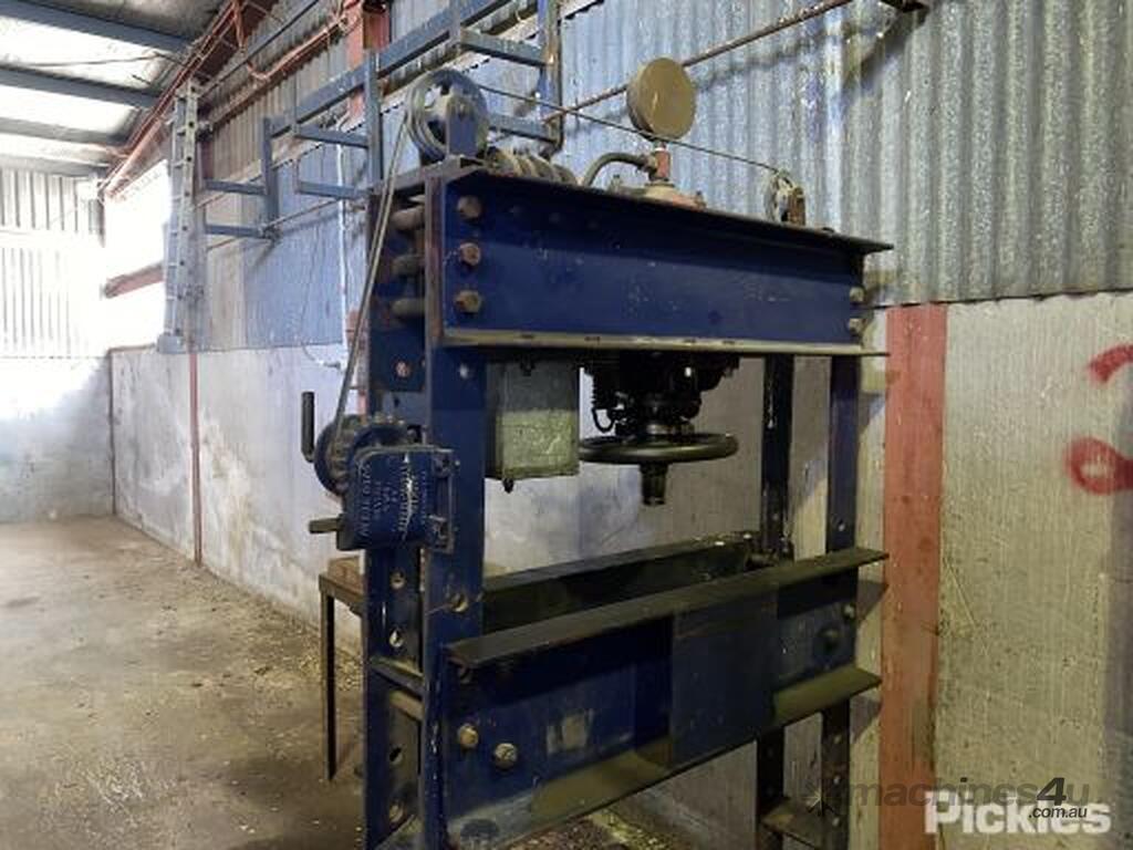 Used Servex Hydraulic 60t Press Pipe & Tube Notchers in , Listed on