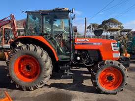 Kubota M 8200  DT - picture0' - Click to enlarge