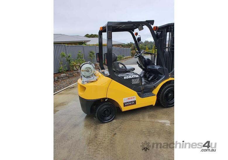 Used 2011 komatsu Forklift 2 5T Komatsu Container Mast with Tyne ...