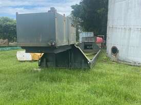silo and tank carrier trailer - picture1' - Click to enlarge