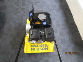 VPH70  Vibrating Plate - picture1' - Click to enlarge