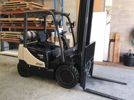 2012 CROWN FORKLIFT - picture0' - Click to enlarge