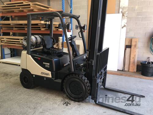 2012 CROWN FORKLIFT