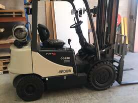 2012 CROWN FORKLIFT - picture0' - Click to enlarge