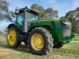 John Deere 8260R - picture0' - Click to enlarge