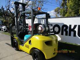 Komatsu 3 ton LPG, Repainted Used Forklift #1709 - picture2' - Click to enlarge