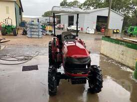 Case IH Farmall 35B - picture0' - Click to enlarge